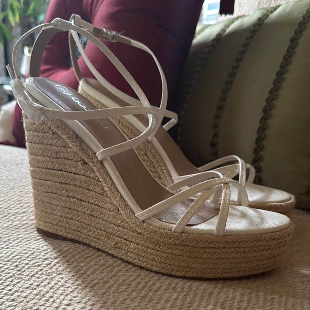 Boohoo White and Tan Espadrille Platform Shoes - Picture 2 of 6